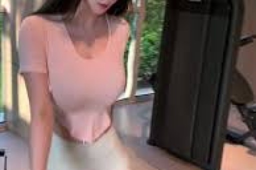 “假洋牌”优思益翻车事件：网红集体致歉背后的品牌包装术与流量陷阱