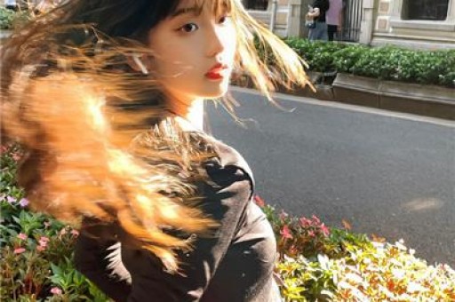 石明的爆料引发网友热议掀起了一股八卦风潮